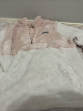 Magellan Outdoors Two-Tone Pink and Cream Fleece Pullover Hoodie